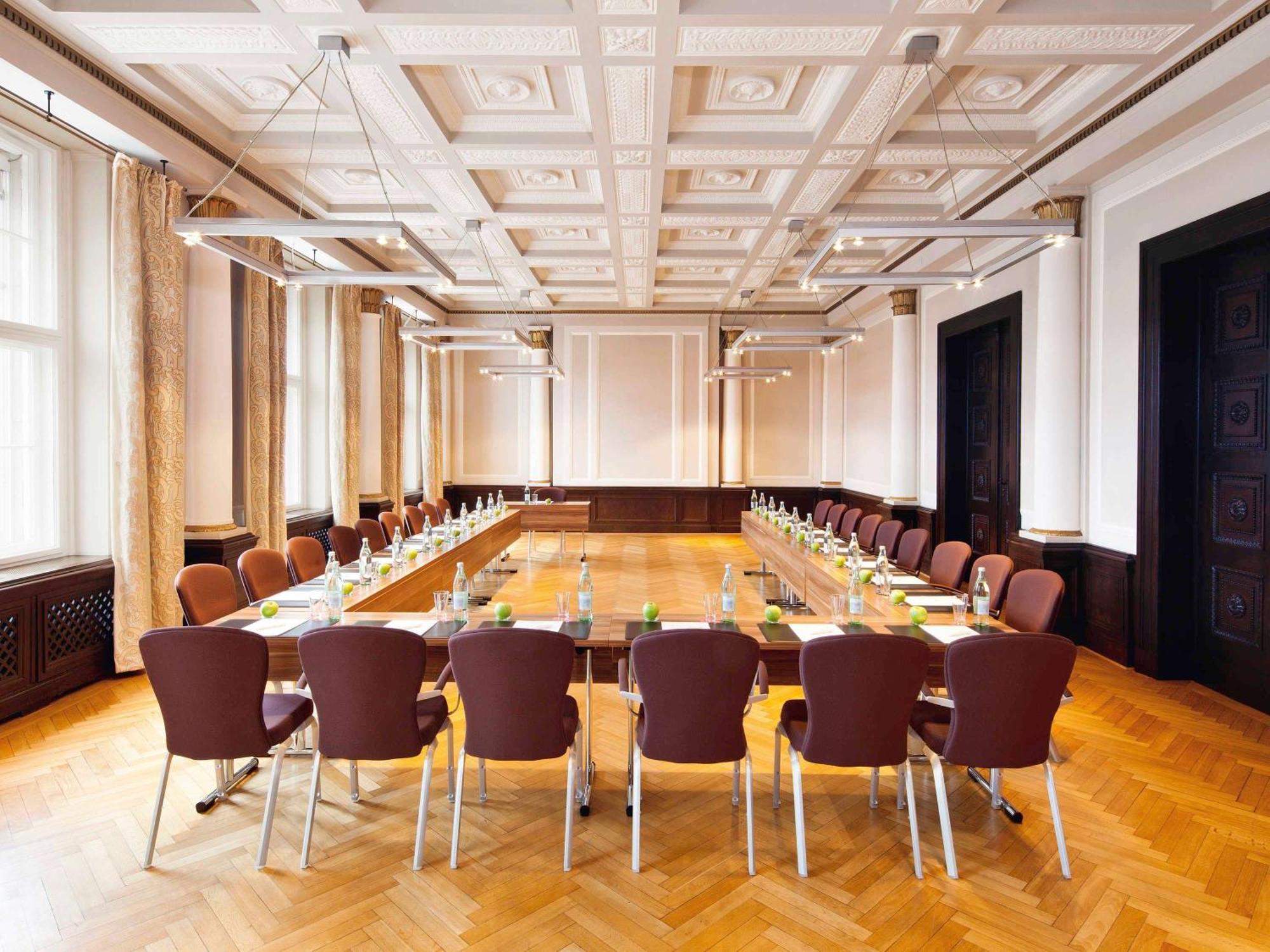 Mövenpick Am Potsdamer Platz Hotel 4*